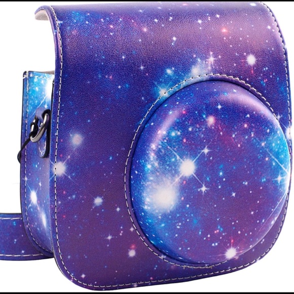 Fujifilm Instax Mini 8 Camera, Camera Case and Accessories - Picture 2 of 3